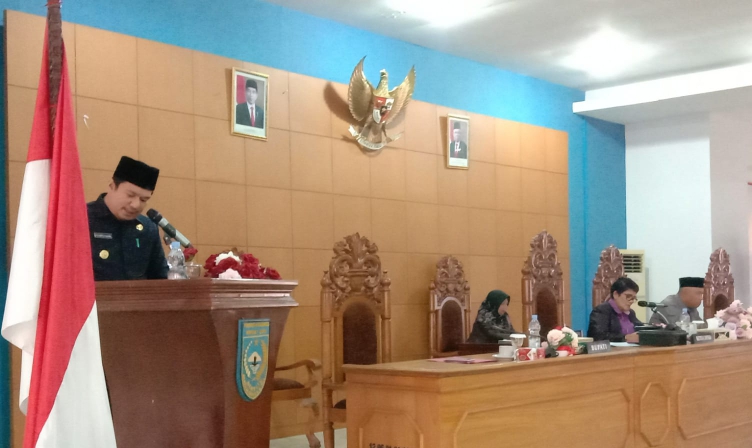 Rapat Paripurna DPRD Bengkulu Utara dengan agenda Penyampaian Jawaban Pihak Eksekutif